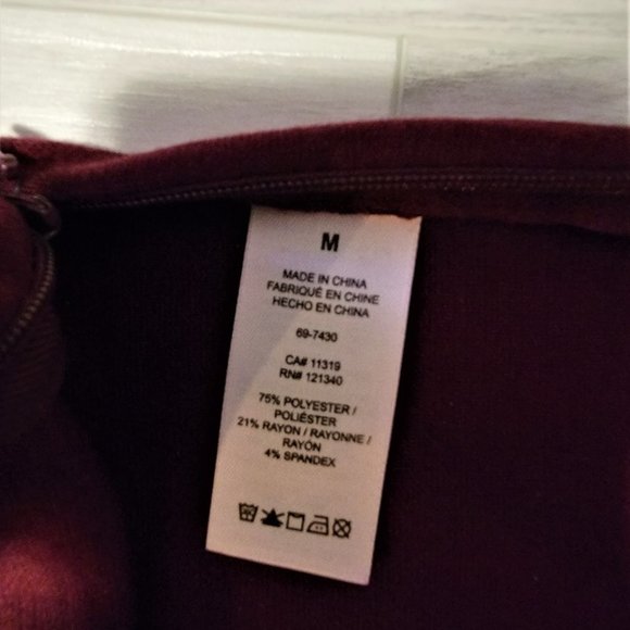 Red Stretchy Skirt - Picture 5 of 6